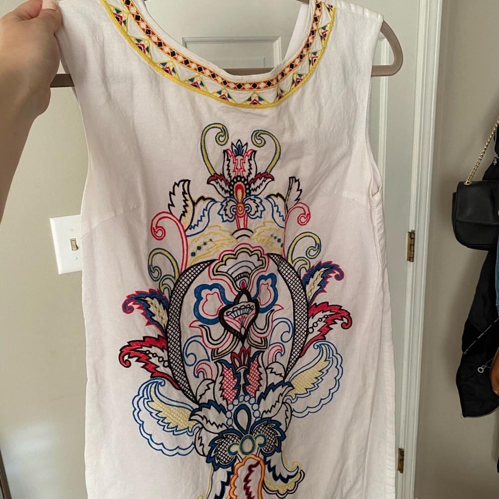 Flying Tomato White dress w/ pattern